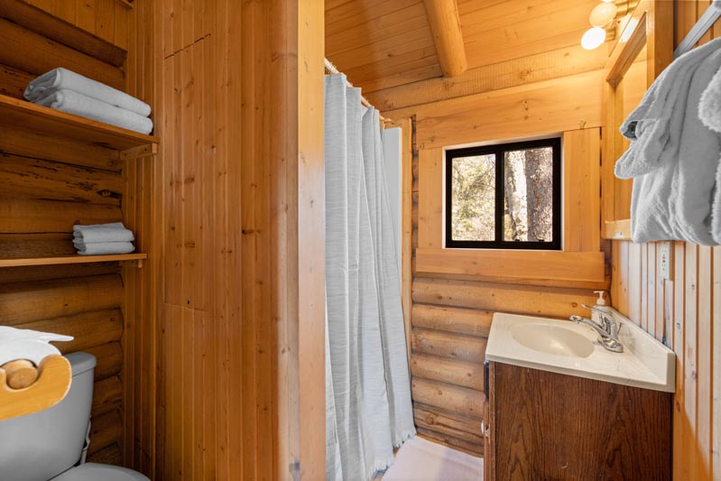 Vacation Rental Cabins - Bigfork MT - Swan Lake Cabins