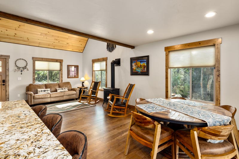 Vacation Rental Cabins - Bigfork MT - Swan Lake Cabins