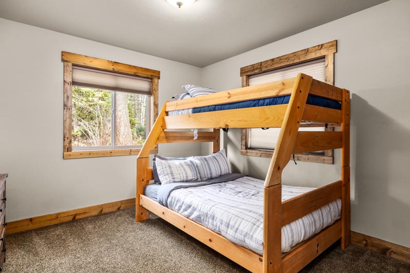Vacation Rental Cabins - Bigfork MT - Swan Lake Cabins