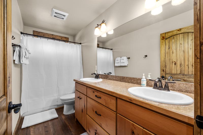 Vacation Rental Cabins - Bigfork MT - Swan Lake Cabins
