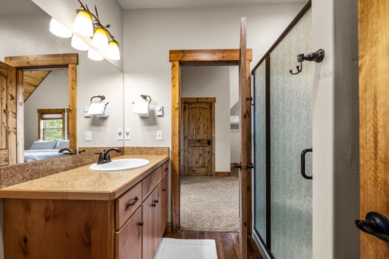 Vacation Rental Cabins - Bigfork MT - Swan Lake Cabins