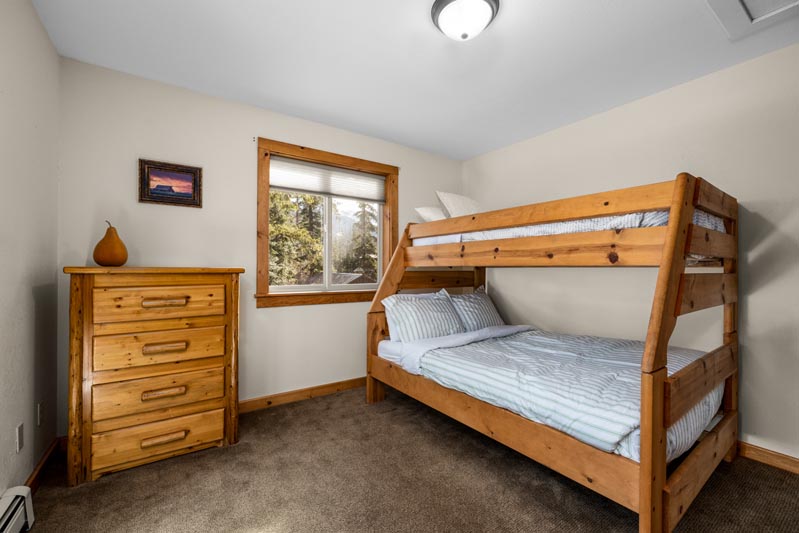 Vacation Rental Cabins - Bigfork MT - Swan Lake Cabins