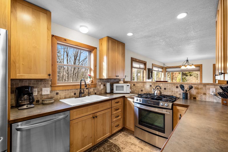 Vacation Rental Cabins - Bigfork MT - Swan Lake Cabins