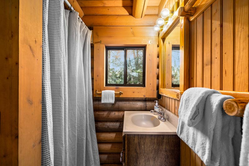 Vacation Rental Cabins - Bigfork MT - Swan Lake Cabins